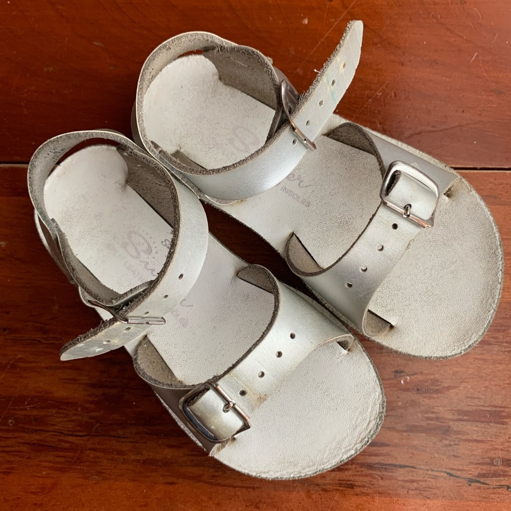 Salt Water Sandals, toddler size 8, silver
Girls'